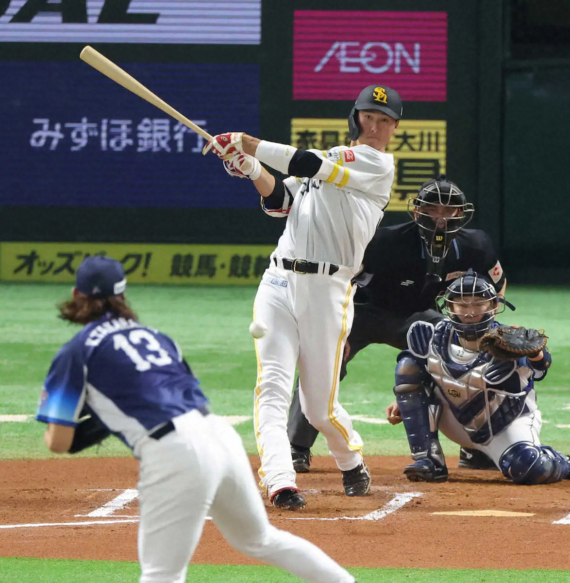 【画像・写真】ソフトバンク秋広が現状維持の来季推定2450万円でサイン　「何としてもビールかけがしたい」