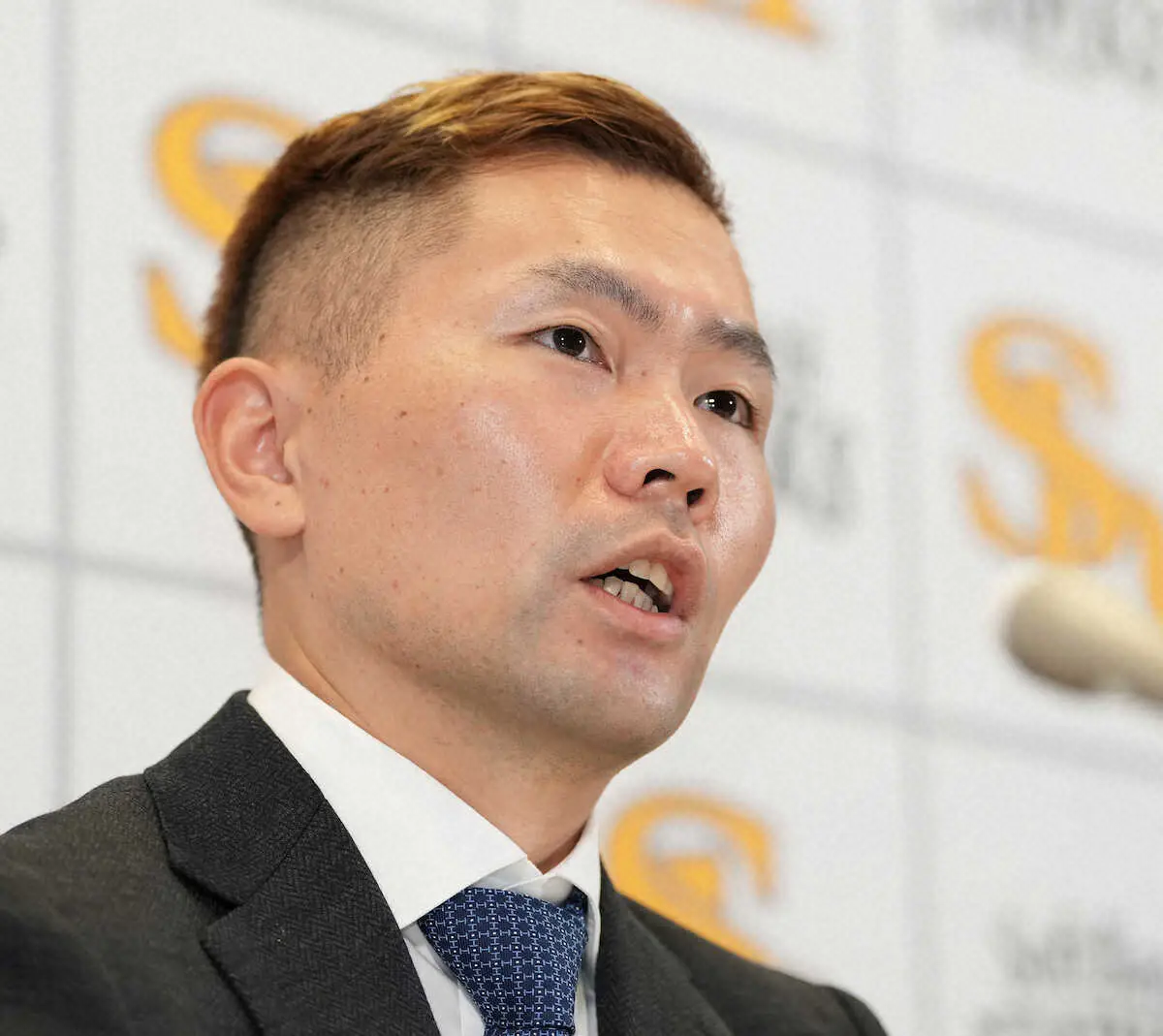 【画像・写真】ソフトバンク　中村晃「3連覇、4連覇、5連覇と続いていくチームに」2000万円増で更改
