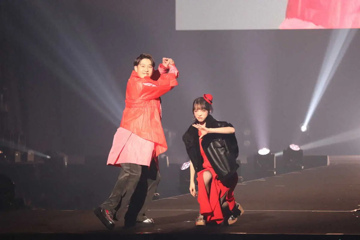 【画像・写真】広島・小園海斗、渡辺リサ夫妻がTGC広島で共演　モデルデビュー小園「こういう衣装もなかなか着れない」