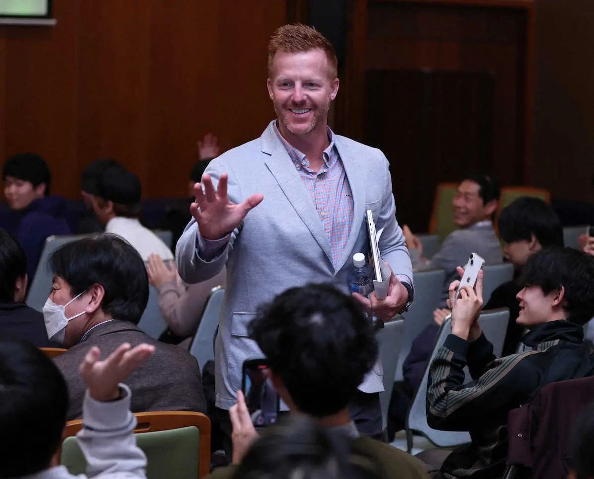 【画像・写真】「甲子園とあともう一つある」虎のレジェンド、マートン氏が西宮で好きだった場所は？関学大でトークショー