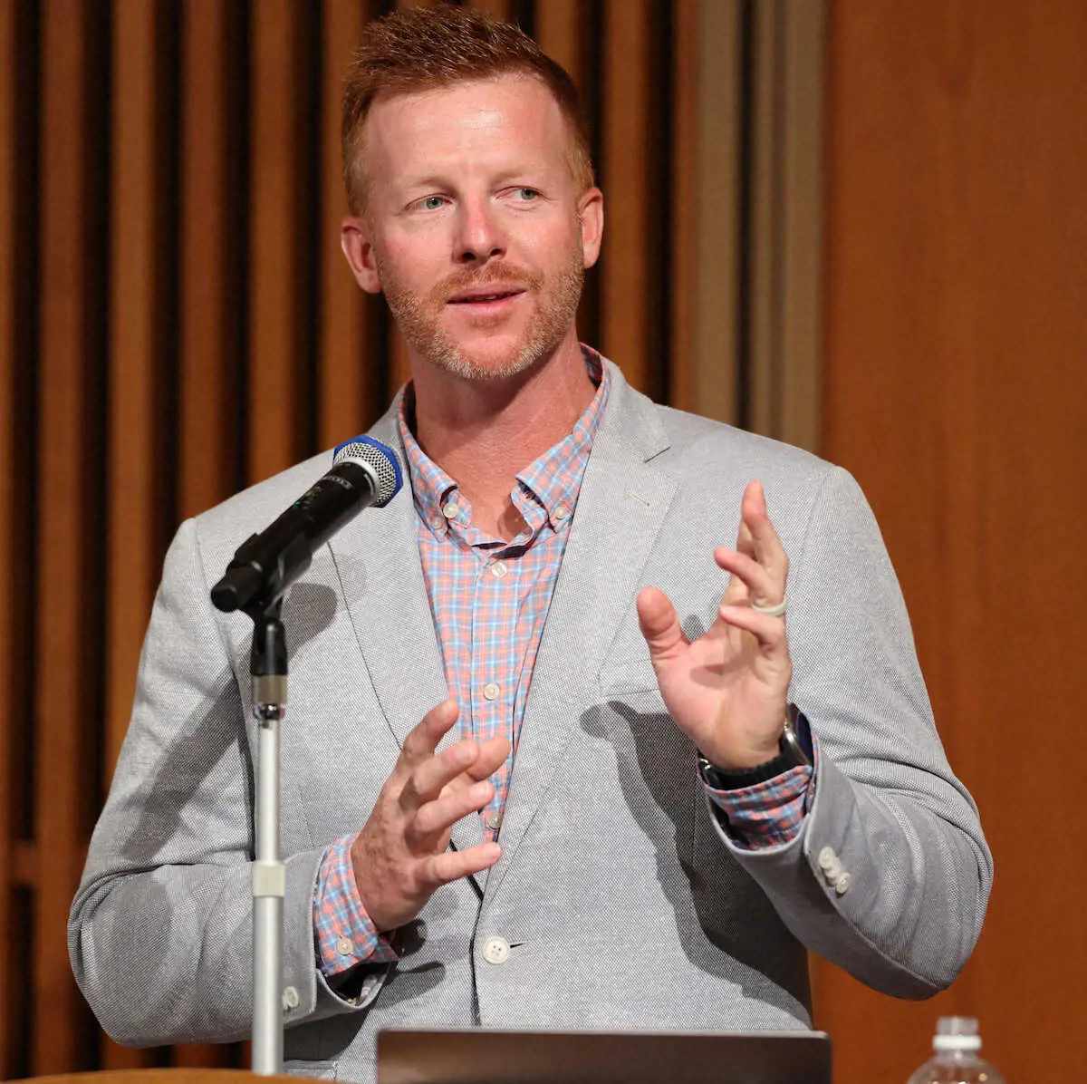 【画像・写真】阪神・マートン氏　近本に期待「自分を超えてほしい気持ちはもちろんある」　関学大でトークショー