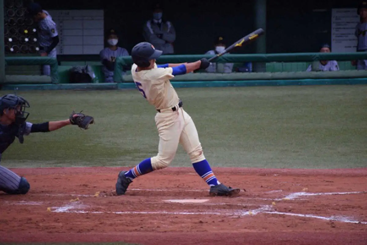 【画像・写真】阪神ドラ2・谷端将伍（中）　父と目標設定「1日1000スイング」で成果