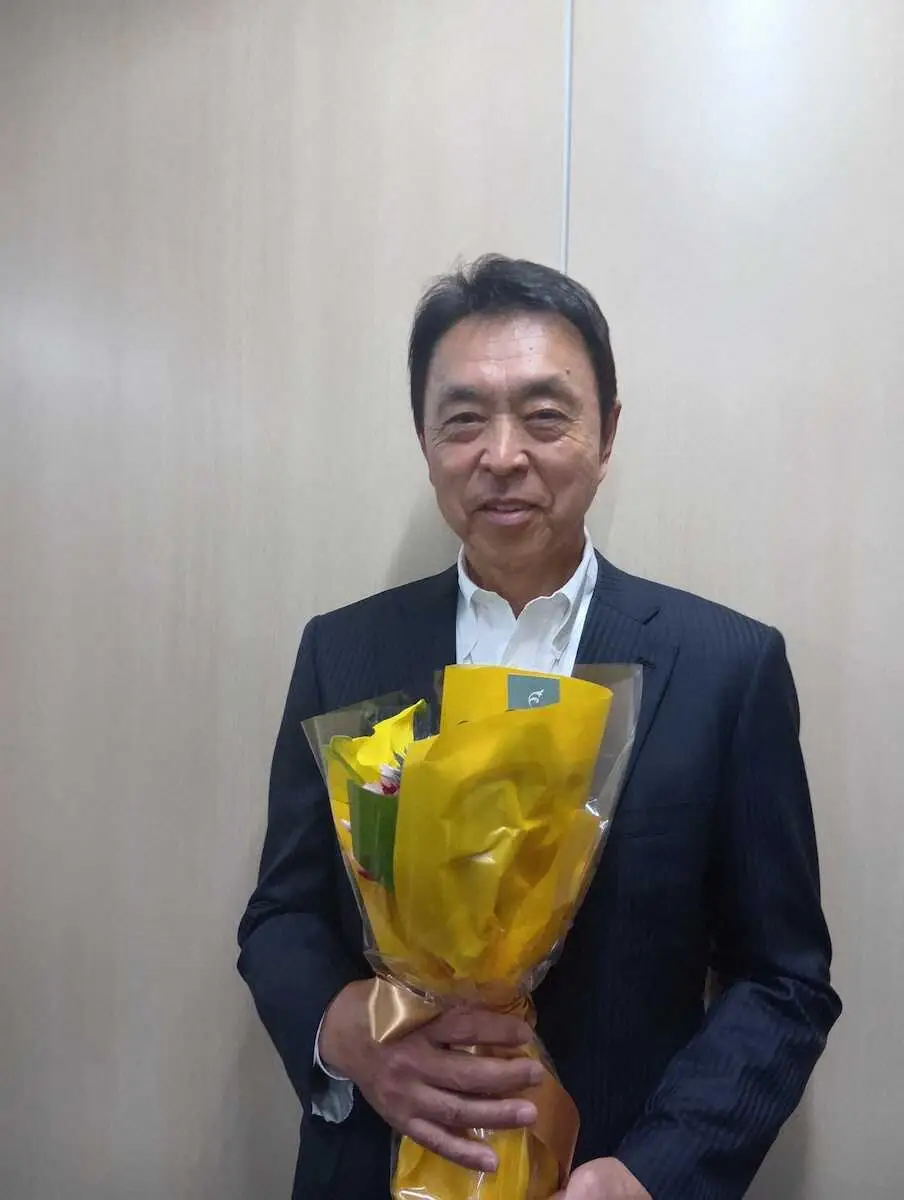 【画像・写真】ヤクルト・小川GM　縁ある村上にエール「愛される選手に」　九州学院時代に視察、ドラフト引き当て