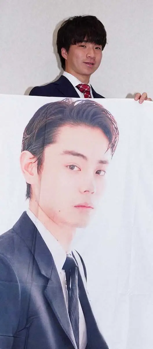 【画像・写真】ロッテ育成ドラ3・杉山　“縁起物”菅田将暉のゲートフラッグと入寮「もらってから調子良くなった」