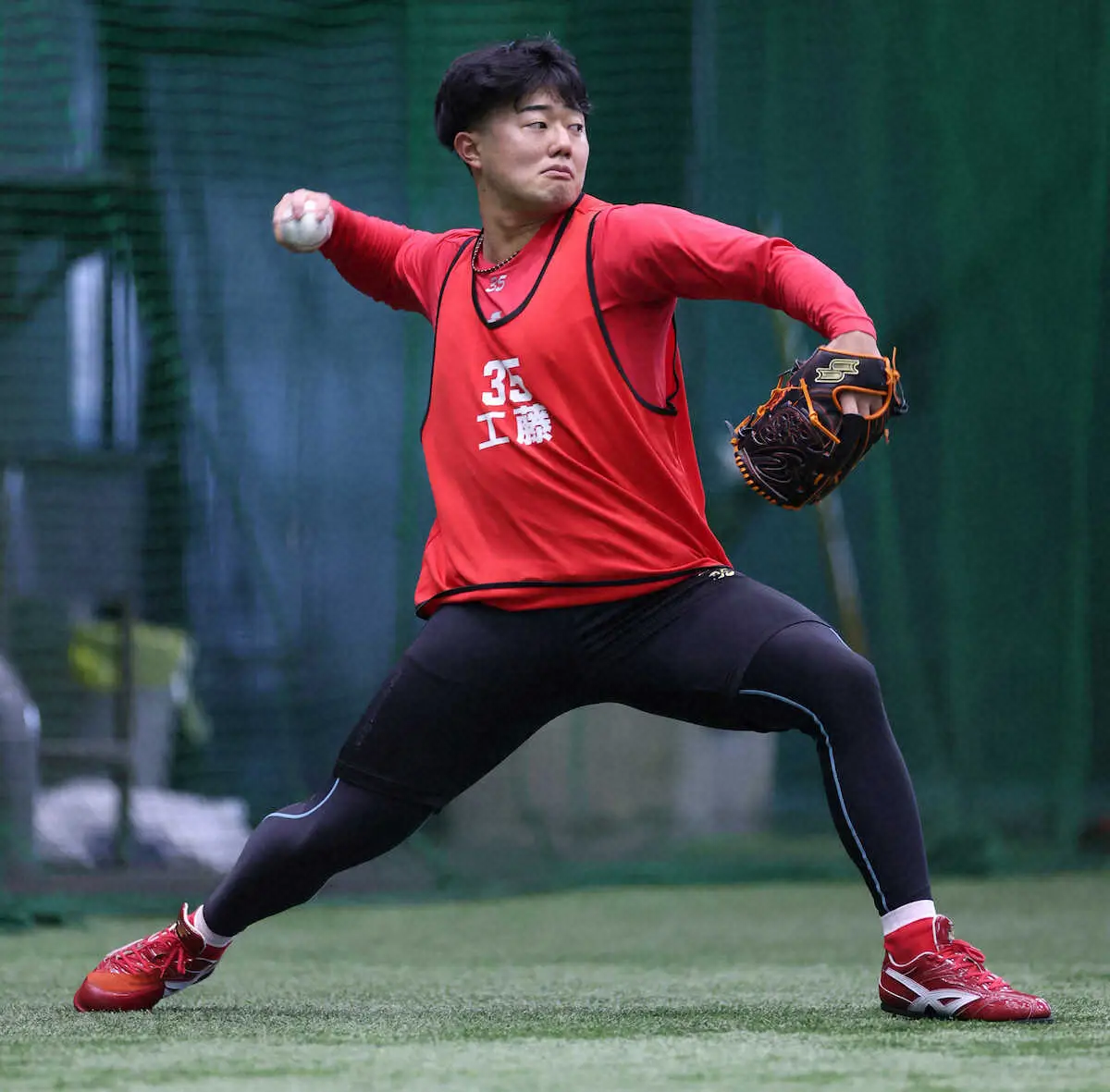 【画像・写真】広島ドラ4工藤泰己「長年活躍し続けるには理由があると思う」栗林に密着