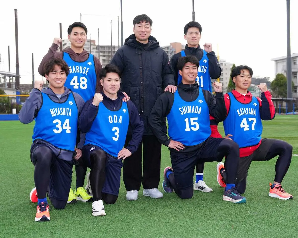 【画像・写真】DeNA・相川監督が新人に訓示「今の気持ちを大事にして、とにかく野球に夢中でいてほしい」