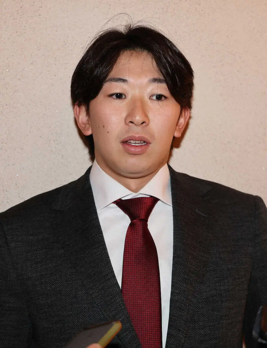 【画像・写真】楽天ドラ2・伊藤樹　殿堂入りなら「これ以上ない野球人生」　レジェンドのレリーフ見て夢描く