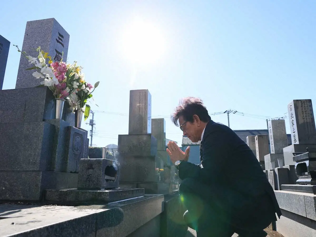 【画像・写真】日本ハム・栗山CBOが名将・三原脩氏の墓参り「ここに来ると初心に返れる」