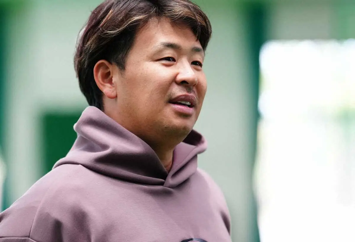 【画像・写真】楽天・浅村栄斗が沖縄県内で自主トレを公開　昨季連続試合出場が1346でストップも「もう一回全部出る」