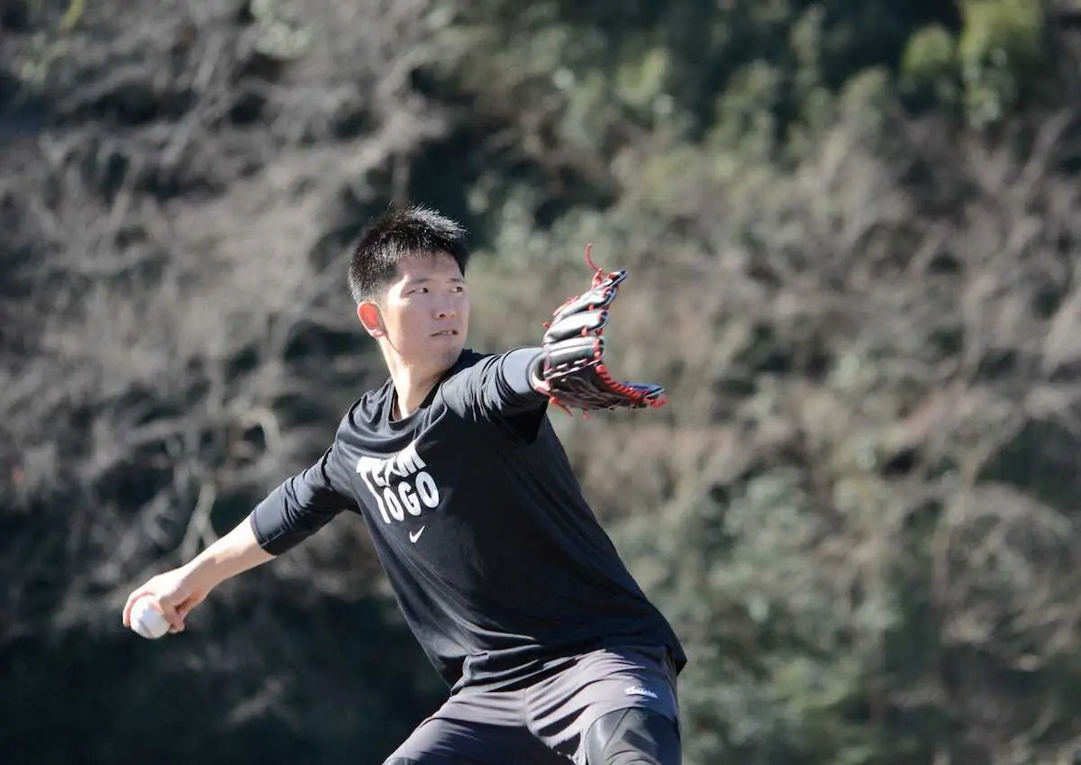 【画像・写真】巨人戸郷　母校の自主トレ公開　報道陣に昼食の差し入れ