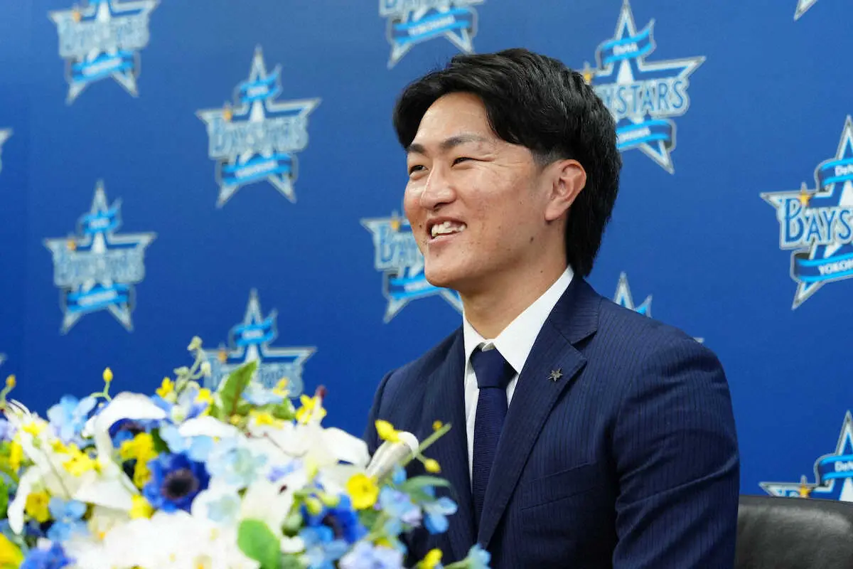 【画像・写真】DeNA加入の古市が入団会見「守備では絶対に負けない」　西武にFA移籍・桑原の人的補償で加入