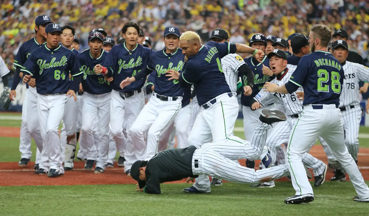 【画像・写真】藤浪晋太郎　阪神時代の乱闘騒動、親友・北條史也の行動に猛ツッコミ「守りに来いや！」
