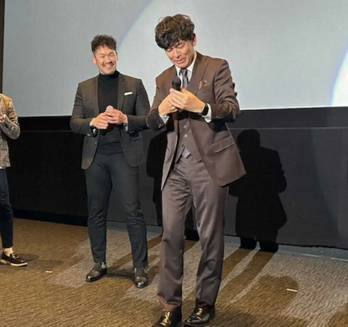 【画像・写真】T―岡田氏「できるだけ打席には遅く入っていました」スタンドへの“粋な”演出　舞台あいさつで裏話披露