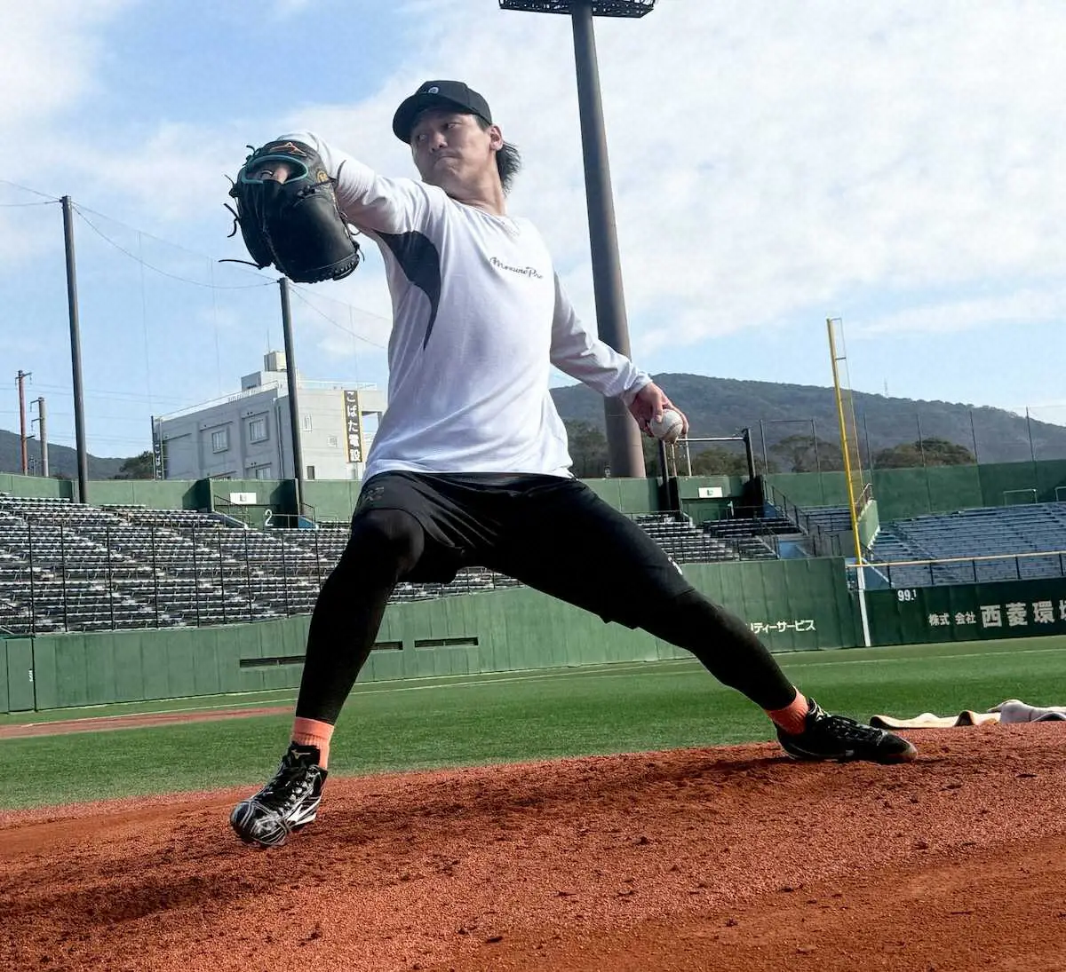 【画像・写真】ロッテ・高野脩「順調にきてます」　長崎での自主トレ公開