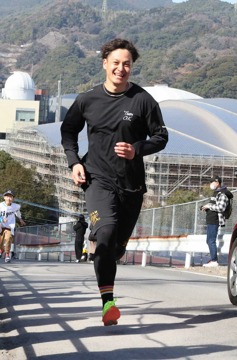 【画像・写真】阪神・大竹耕太郎が自主トレ公開　キャリアハイを目指す今季へ「9年間で一番、体力的にはいい」