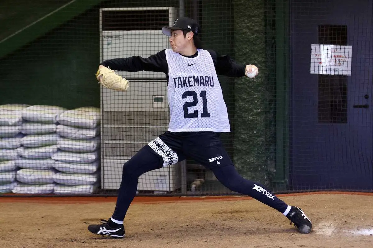 【画像・写真】巨人ドラ1・竹丸　初ブルペン入りでオール直球28球「いい力感で投げられたと思います」