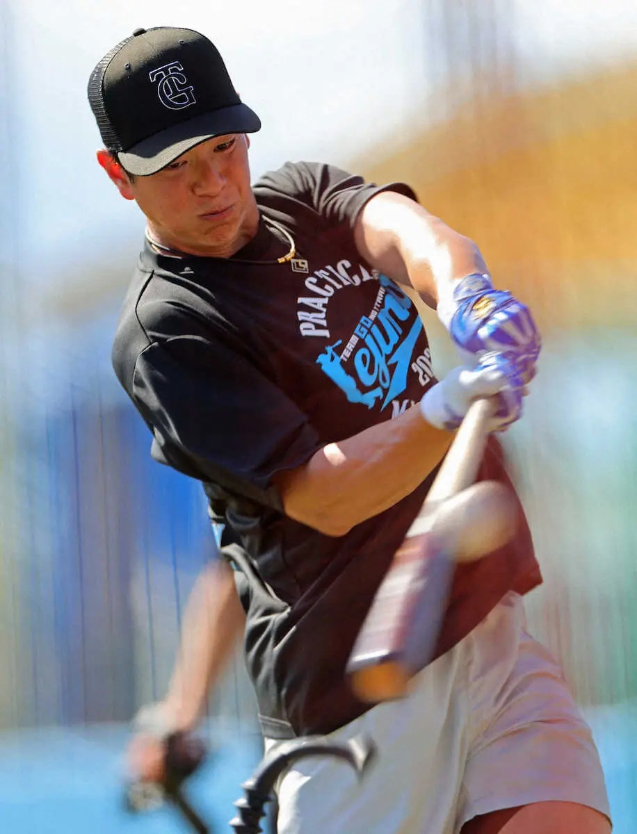 【画像・写真】巨人・松本剛が伊江島自主トレ公開　安打数＆盗塁数のノルマ達成で「伊江島賞」狙う