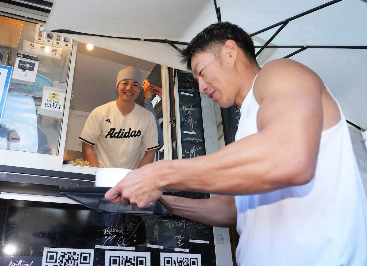 【画像・写真】ソフトバンク・柳田悠岐　日本ハム・清宮幸太郎に「ビールかけの音頭をさせないように」