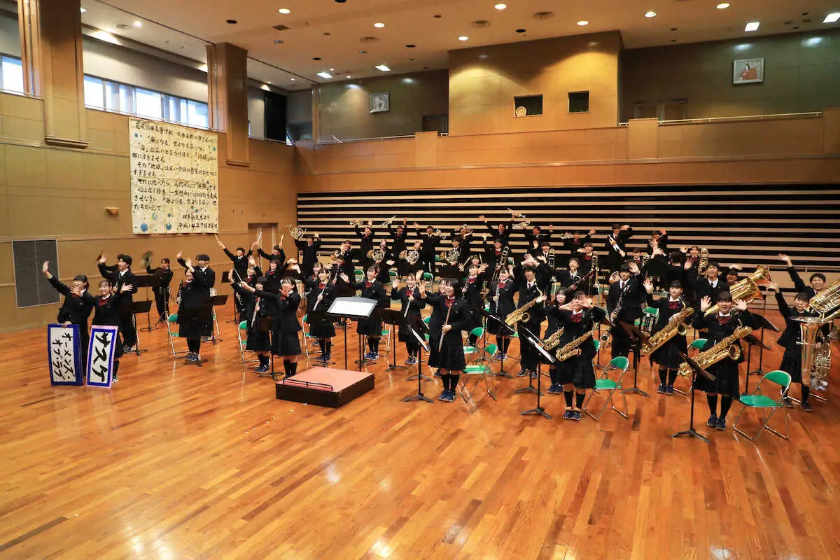 【画像・写真】西武ライオンズからの“贈り物”　名曲「チャンテ4」が花咲徳栄の応援スタンドを彩る