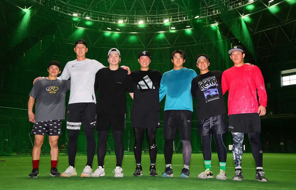【画像・写真】巨人・坂本の自主トレにソフトバンク・秋広＆オリックス・広岡が初参加「いろいろ学びたい」