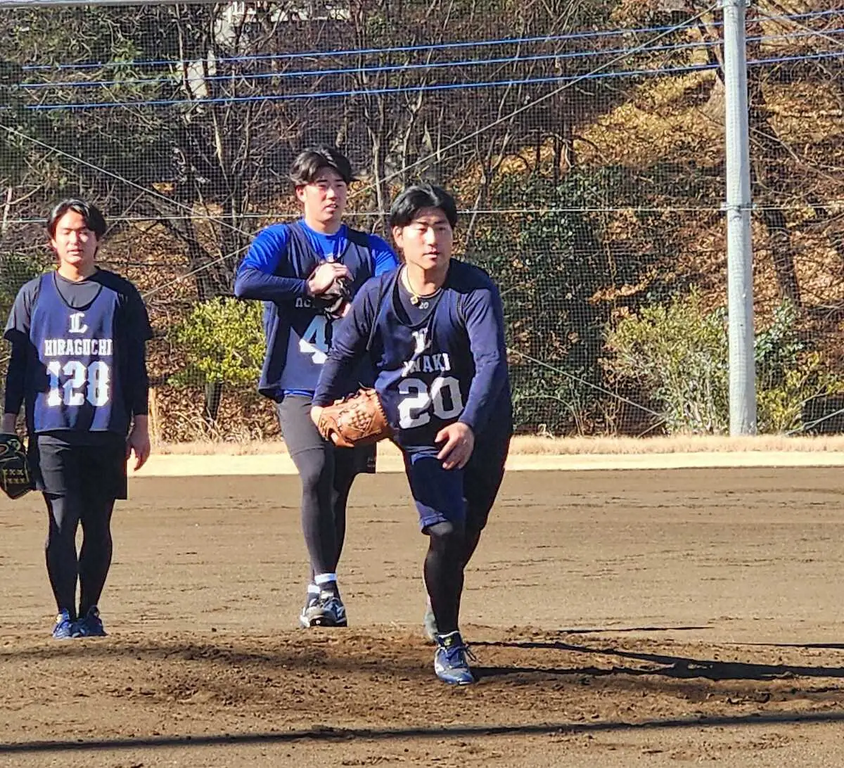 【画像・写真】キャンプ1軍スタートの西武ドラ2・岩城颯空　初日の2・1ブルペン入りに意欲　「いけると思う」