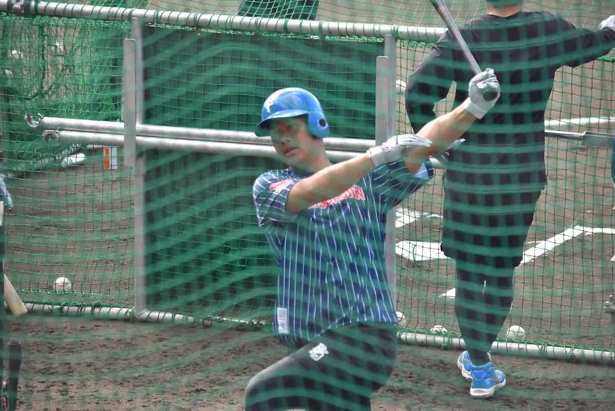 【画像・写真】日本ハム・吉田が「第2の郡司」へ　今季から二塁本格挑戦「オプション解禁です」