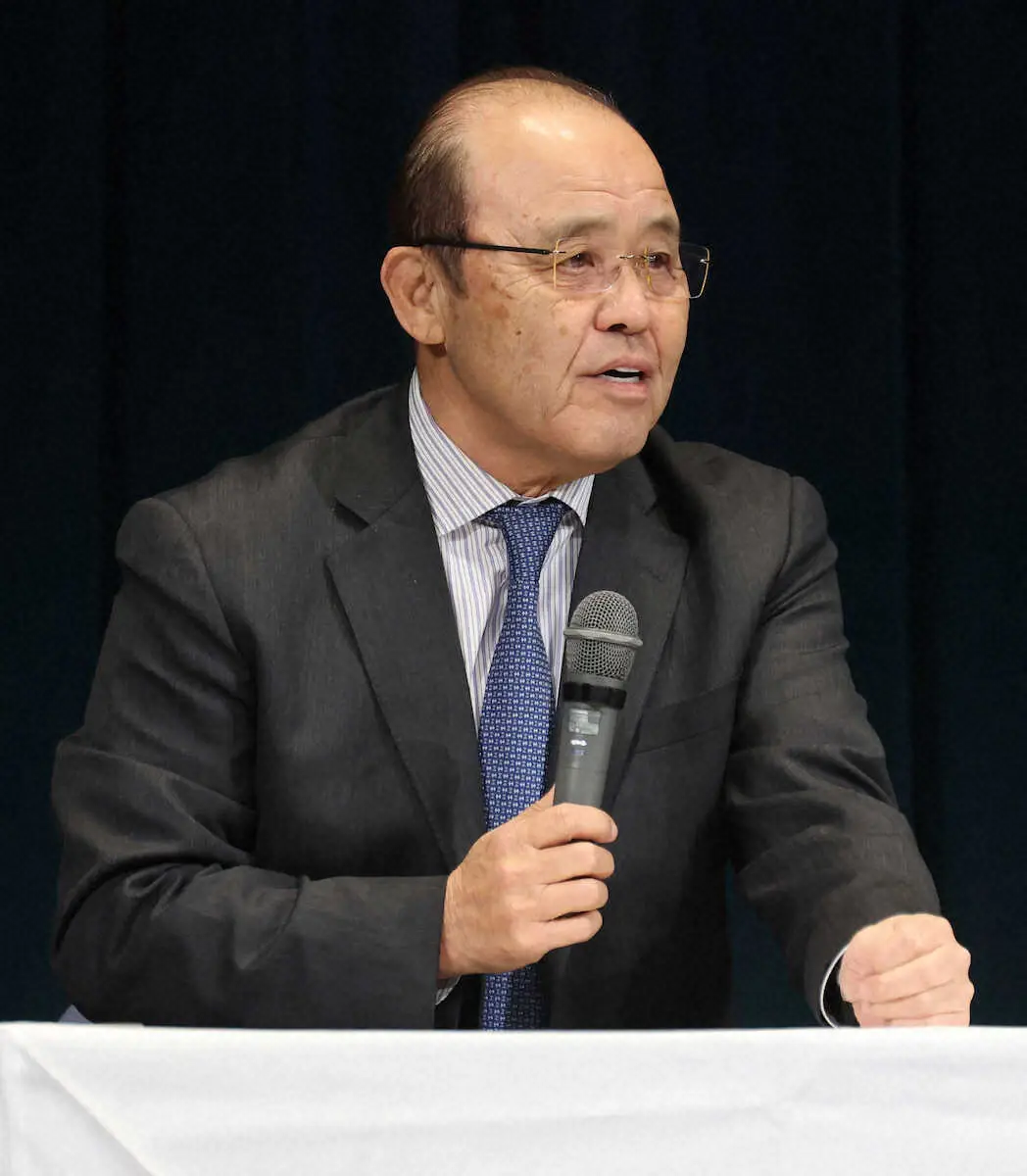 【画像・写真】【阪神・岡田顧問語録】未更改の佐藤輝に「団体競技やから浮いてしまうやんか」中日は「上かもわからんな」