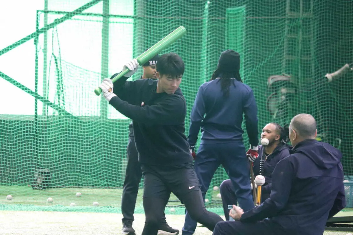 【画像・写真】広島・二俣翔一　ブルージェイズ・岡本和真と合同自主トレ「いろいろ学べた」年明けに約10日間