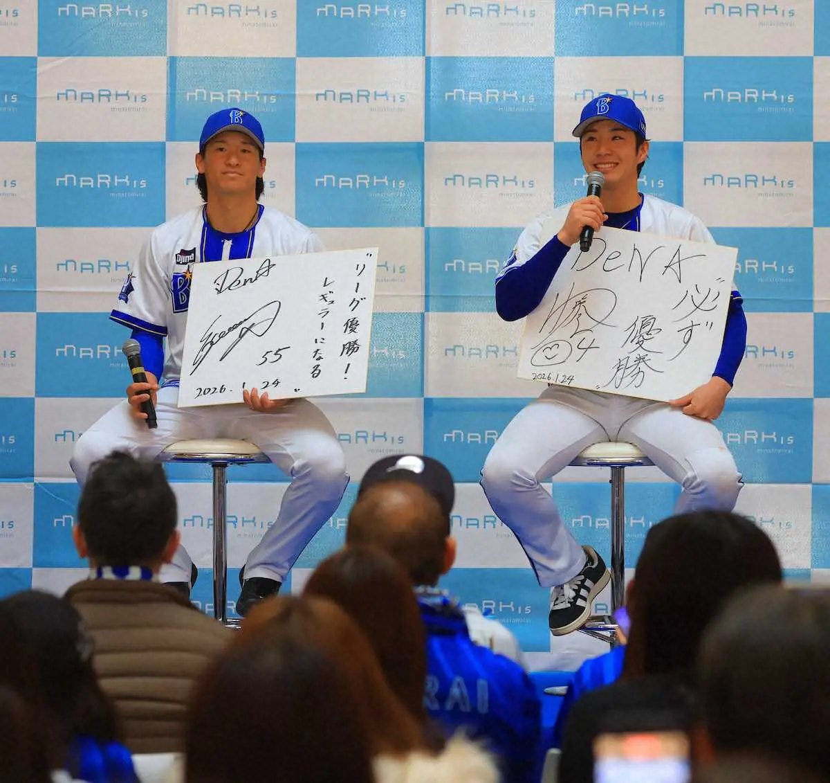 【画像・写真】DeNAの「宇宙兄弟」度会＆井上　目標はお立ち台初共演！新作グッズ発売にも意欲