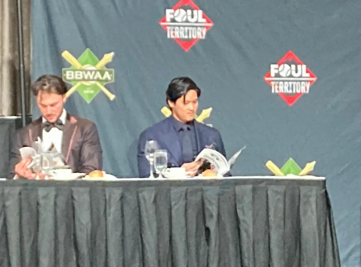 【画像・写真】WBC前哨戦！？大谷翔平がNY晩さん会出席　米国主将ジャッジと挨拶＆隣席スキーンズと談笑も
