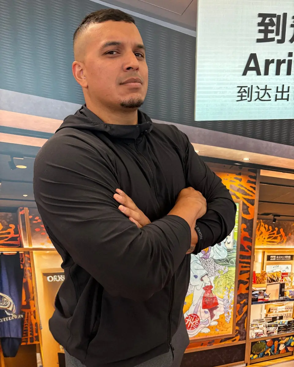 【画像・写真】ヤクルト　6年目のホセ・オスナ、新助っ人のヘスス・リランソが来日　オスナ「キャリアハイ目指す」