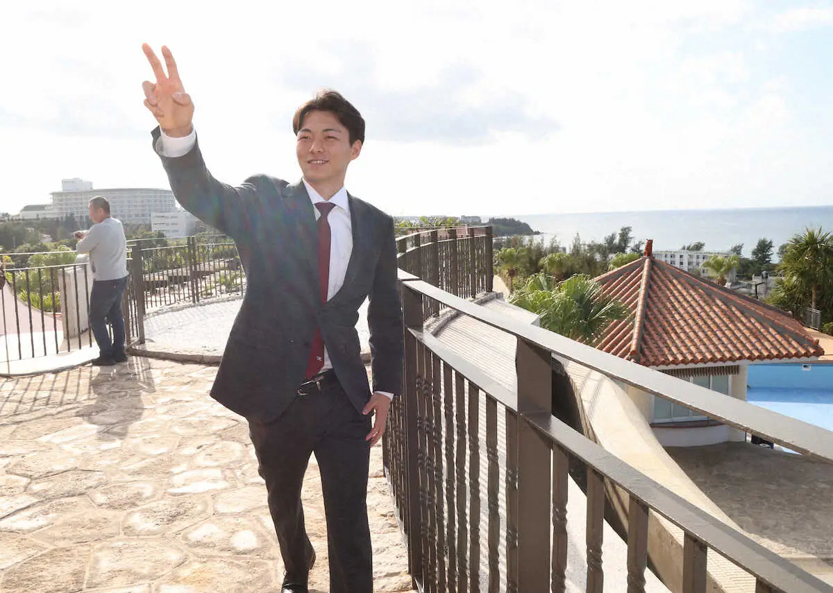 【画像・写真】楽天が沖縄入り　ドラフト1位の藤原聡大は「毎日野球漬けの日々が送れることがとても楽しみ」とやる気
