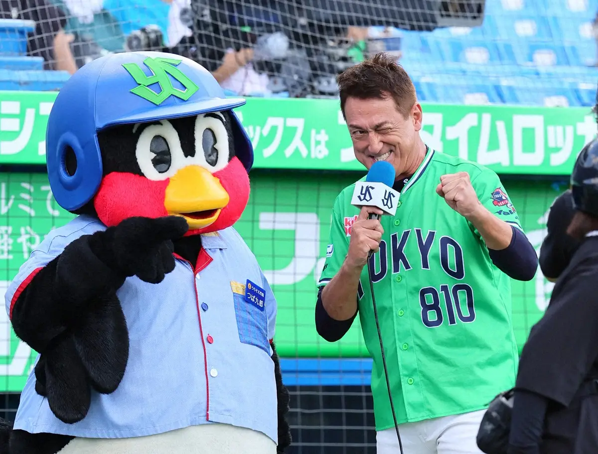 【画像・写真】“つば九郎の最高の相方”パトリック・ユウさんが神宮のスタジアムMC卒業を報告「感謝しかありません」