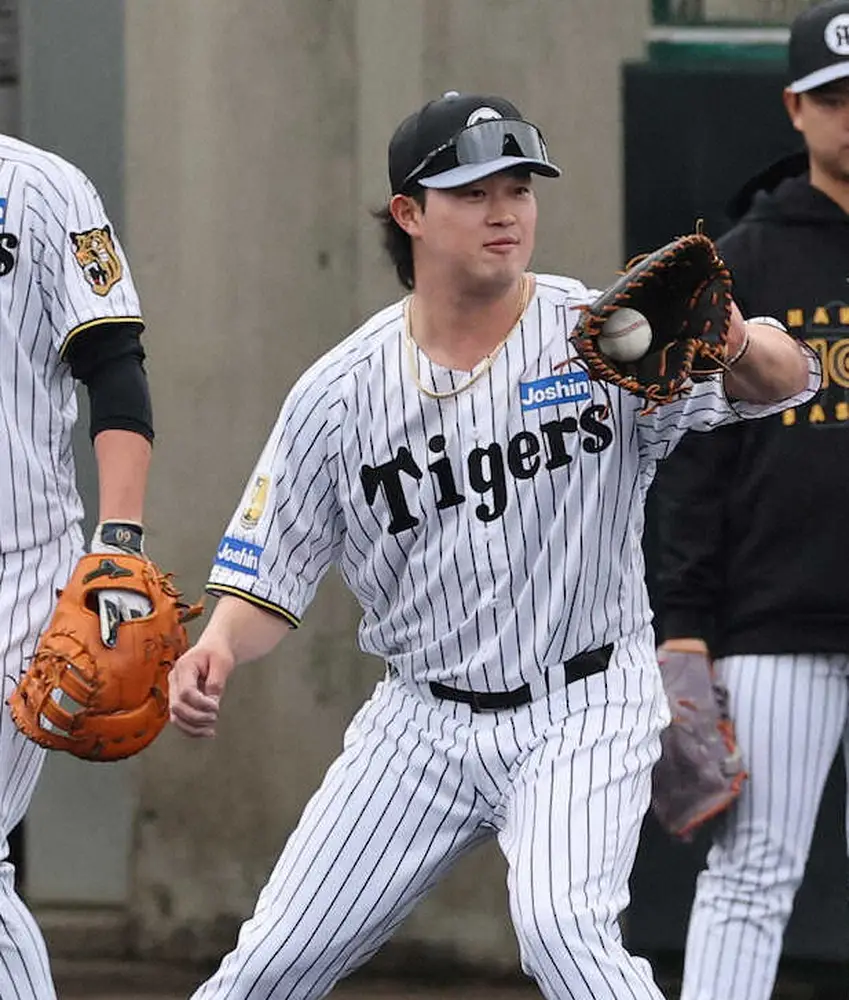 【画像・写真】阪神・浜田太貴　自身初の一塁浮上「幅が広がるのならやりたい」シートノックは「ノーミスです」
