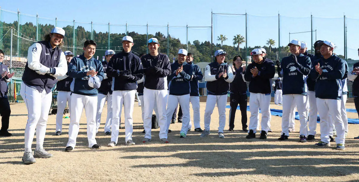 【画像・写真】誕生日を迎えた西武・高橋光成「29歳も頑張る」　投手陣が祝福　