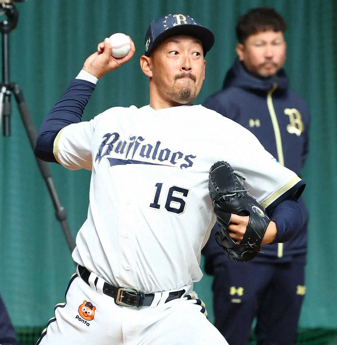 【画像・写真】オリックス　コーチ兼任の平野佳寿がブルペンで試運転の46球「ちゃんと投げられた」