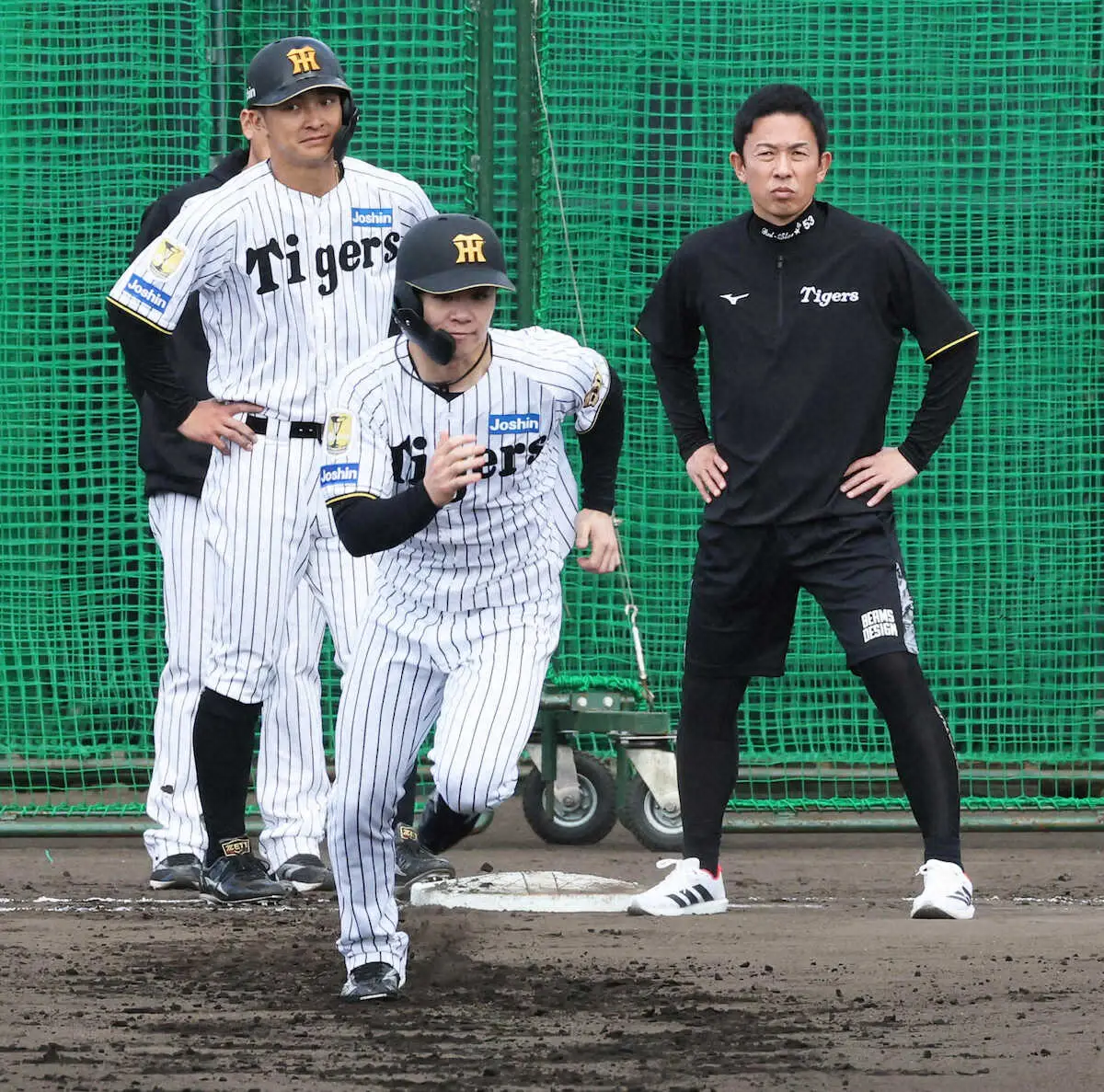 【画像・写真】阪神・中野拓夢　赤星臨時コーチの金言を胸に盗塁王奪回を誓う「もちろん取り返したい」