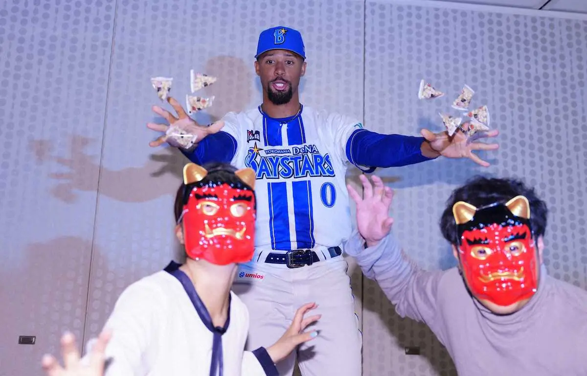 【画像・写真】DeNA・デュープ　パスポート一時紛失で来日遅れ…長旅の疲労見せず合流