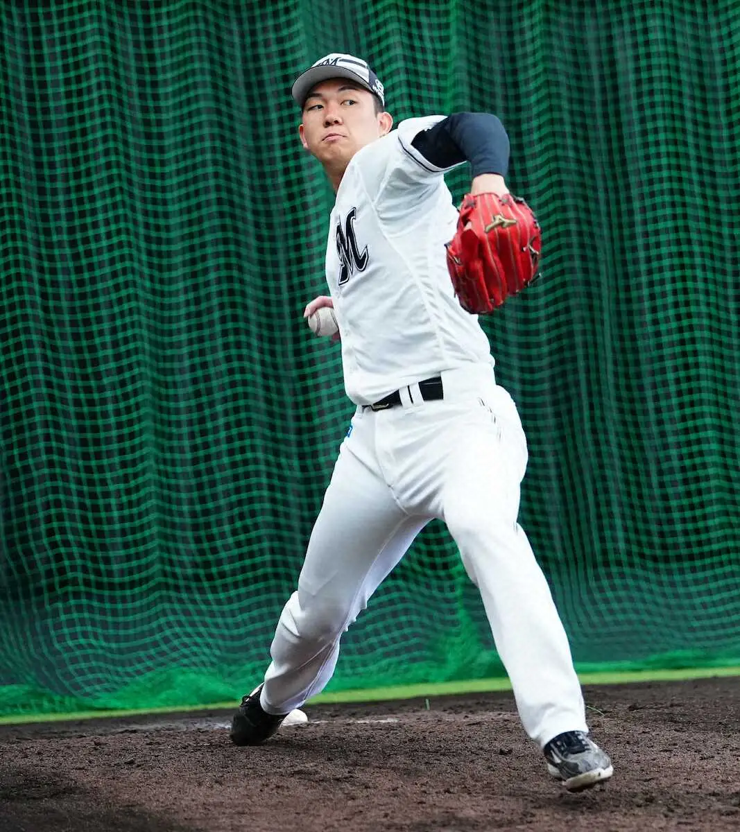 【画像・写真】ロッテ　ドラ1石垣元気、2度目ブルペン入り　直球のみ20球「今日は8割ぐらい。前回より1割上げた」