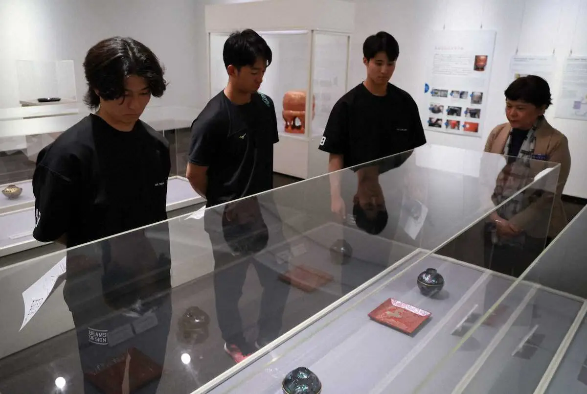 【画像・写真】ヤクルト新人3選手が浦添市観光で笑顔　ドラ1・松下歩叶「リフレッシュできた」