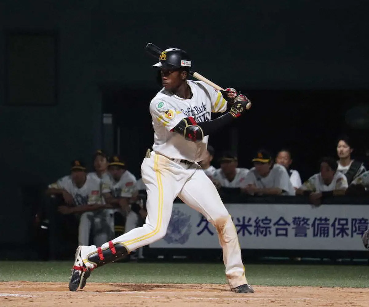 【画像・写真】【筑後鷹】イヒネ　近藤健介の教えでバージョンアップ　速くて鋭い打球を意識