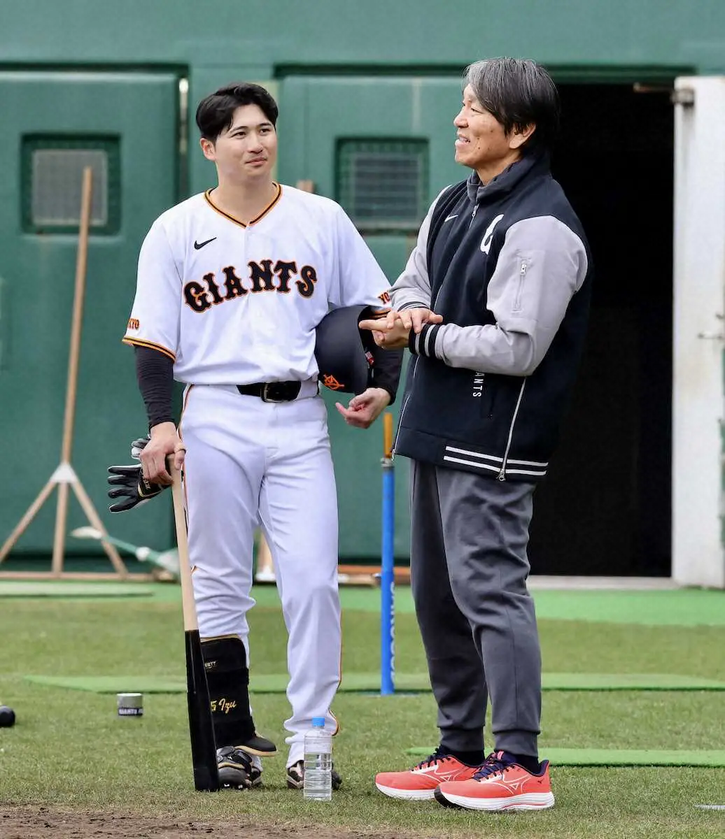 【画像・写真】松井秀喜氏　長嶋さん展示を見学「非常に特別な存在だったというのを感じます」