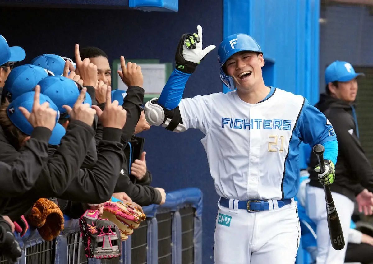 【画像・写真】日本ハム・清宮幸、ファーストスイングで今春1号！山崎武司氏の教えに“一発回答”