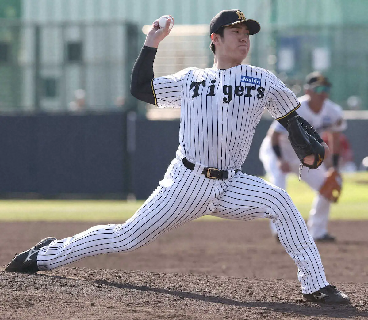 練習試合 神・楽＞6番手で力投する石黒（撮影・椎名 航） - スポニチ