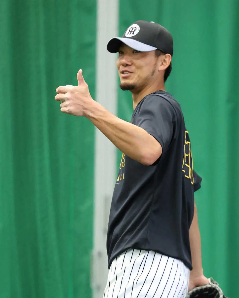 【画像・写真】阪神・伊藤将司　全体練習に合流　11日の紅白戦で左膝に打球受け降板も「大丈夫です」