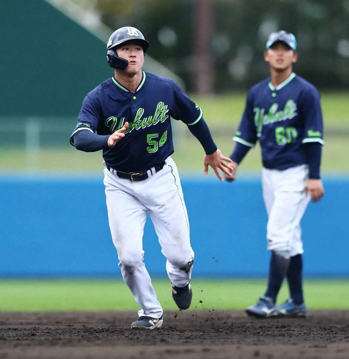 【画像・写真】ヤクルト2年目の19歳・田中　ケガ人が相次ぐ内野陣の救世主だ！「めちゃくちゃチャンスなので」