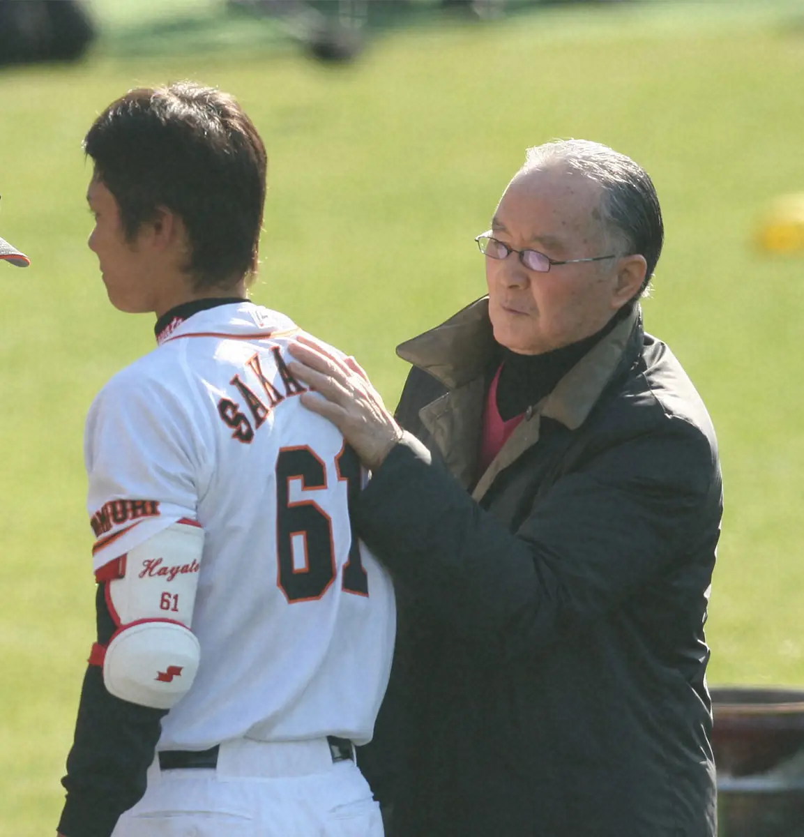 【画像・写真】【写真でたどるキャンプ＆長嶋さんの思い出】活躍吉兆　坂本に長野にタッチ