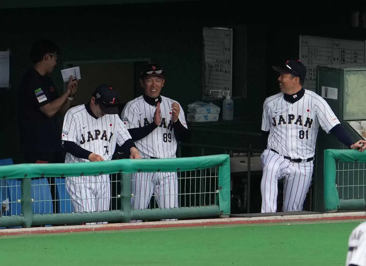 【画像・写真】【侍ジャパン】“大勝発進”に井端監督「満足すること多かった」　ピッチクロック対応も「秋より断然良く」