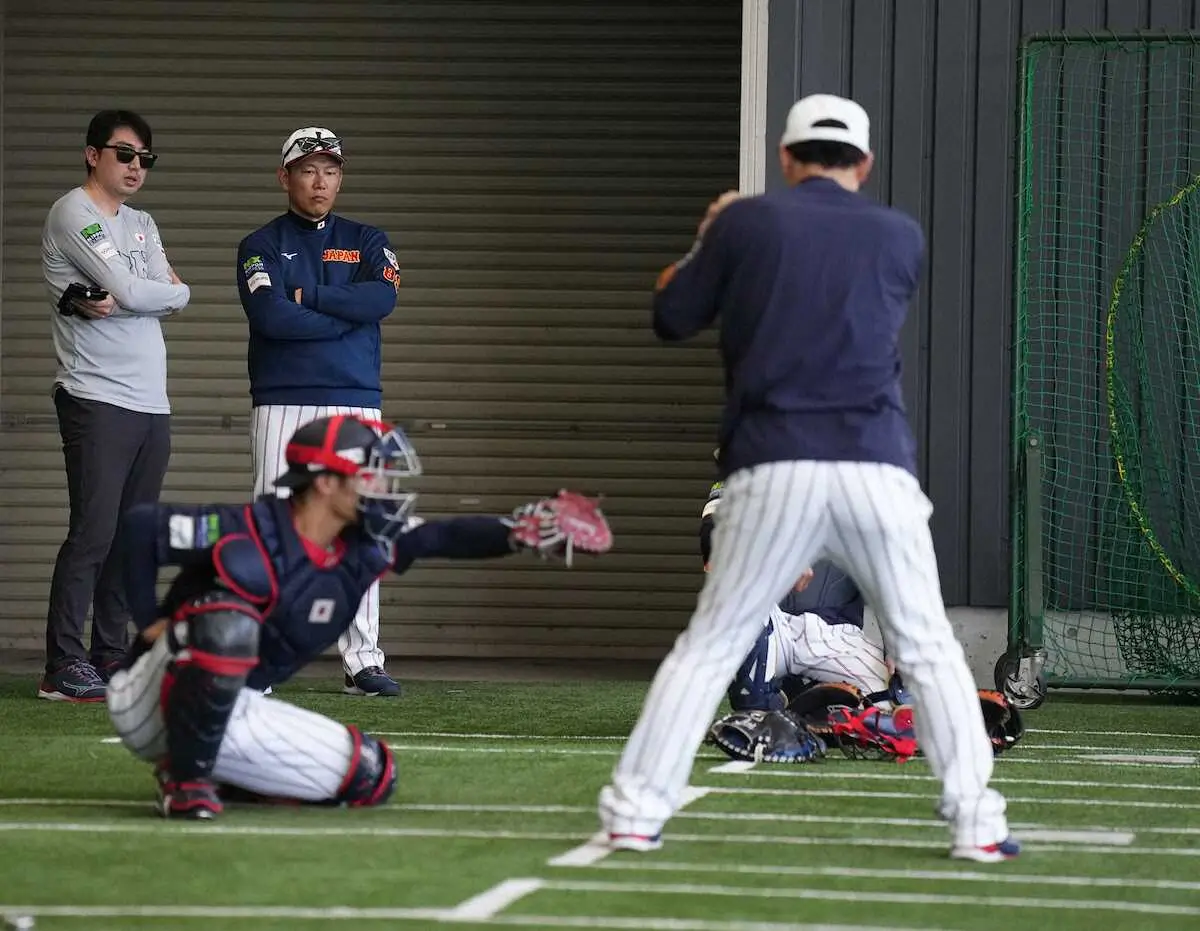 【画像・写真】【侍ジャパン】井端監督、メジャー組2人合流に「大会が近づいているんだな」　菅野は「順調」