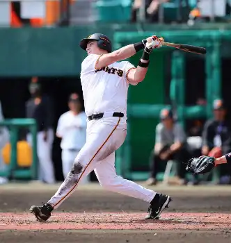 巨人 菅野100勝＆開幕投手13連勝の記念グッズを販売 限定18個の“お宝